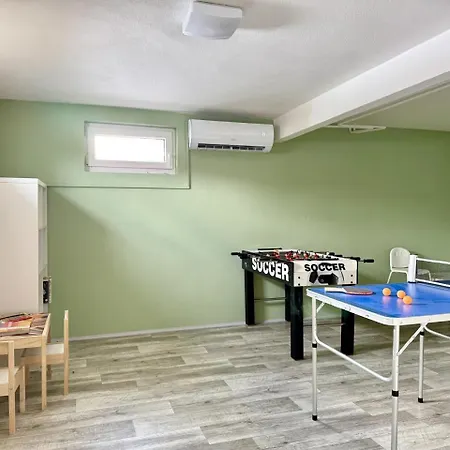 Cozy Family Retreat In A Quiet Village Kresin (Pelhrimov)